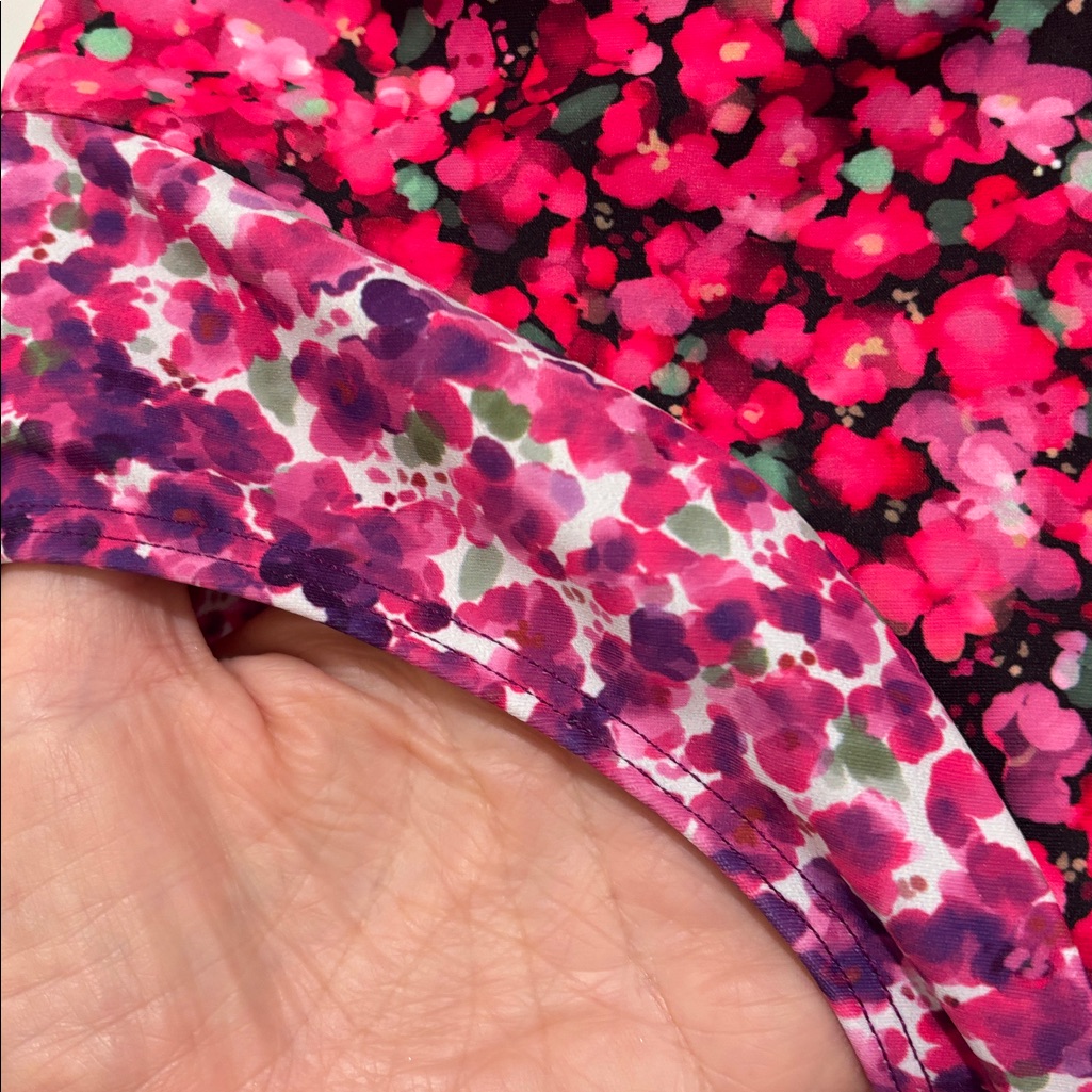 Watching Ella Long Sleeve Swimsuit Small — image 4 of 8